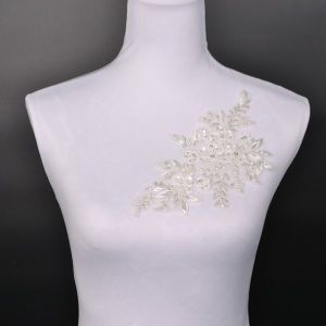 Ruha applikáció fehér virágcsokor -  bal oldal